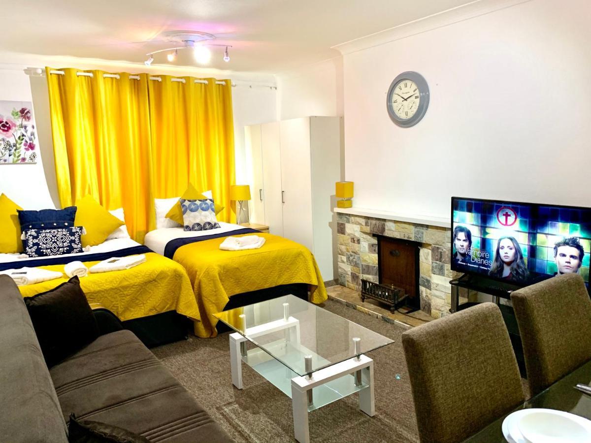 Spacious London Excel 2 Bedrooms, Separate Reception, Kitchen, Full Apartment Ngoại thất bức ảnh
